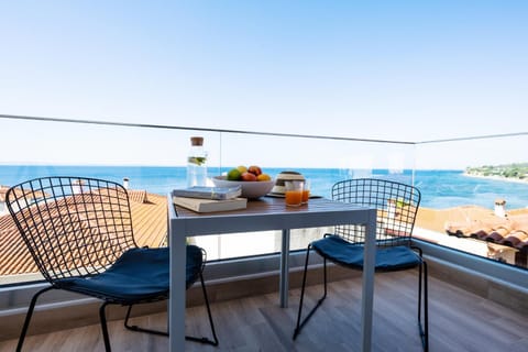 View (from property/room), Balcony/Terrace, Sea view