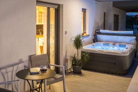 Hot Tub, Balcony/Terrace