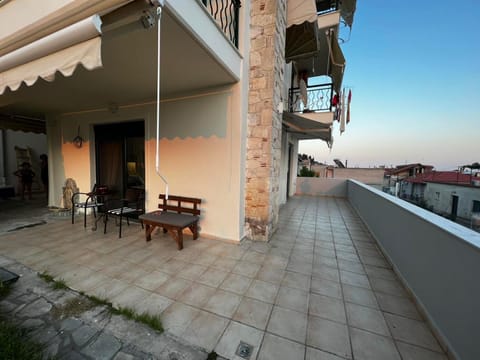 Facade/entrance, Balcony/Terrace
