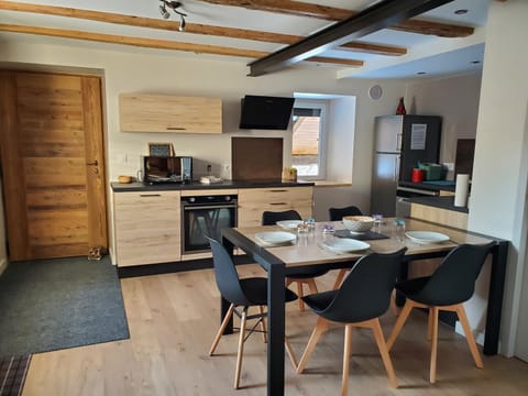 Appartement entre lac et montagnes Apartment in Haute-Savoie