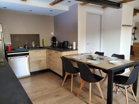 Appartement entre lac et montagnes Apartment in Haute-Savoie