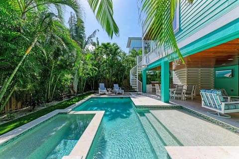 Park n Chill 117 Park Ave House in Holmes Beach