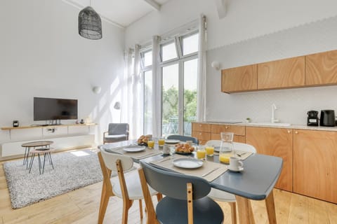 Living room, Dining area, kitchen