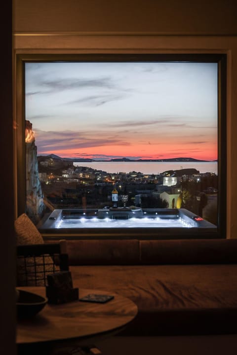 Night, Natural landscape, Hot Tub, Hot Tub, View (from property/room), City view, Garden view, Landmark view, Mountain view, Sea view, Street view, Sunrise, Quiet street view, Inner courtyard view