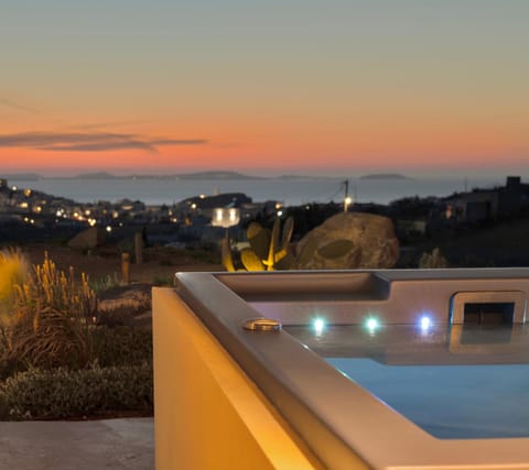 Night, Natural landscape, Hot Tub, Hot Tub, View (from property/room), City view, Garden view, Landmark view, Mountain view, Sea view, Sunrise, Sunset, Quiet street view, Inner courtyard view