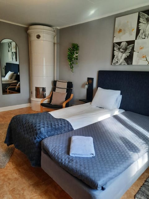 Property building, Photo of the whole room, Bedroom