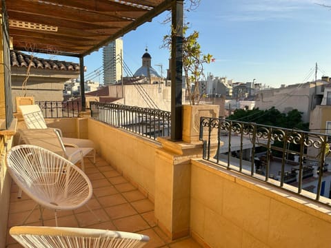 Edificio Amarillo en el Barrio Apartment in Alicante