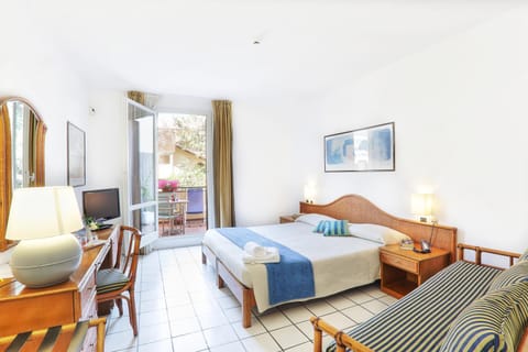 Bed, Balcony/Terrace, Bedroom