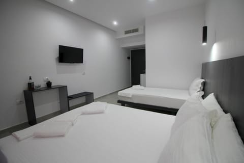 Bed, TV and multimedia, Balcony/Terrace, City view, Sea view, wardrobe, air conditioner