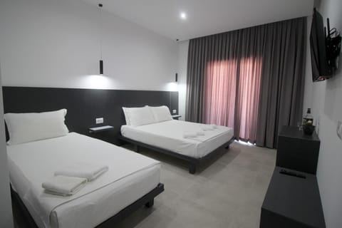 Bed, TV and multimedia, Balcony/Terrace, City view, Sea view, wardrobe, air conditioner