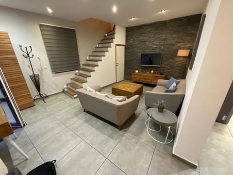 Maison 3 chambres proximité aéroport et grand axes House in Charleroi