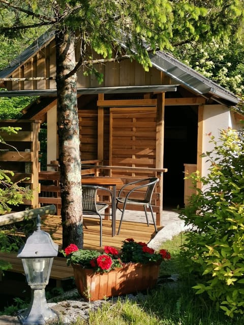 Glamping Narnia Apartment in Bovec