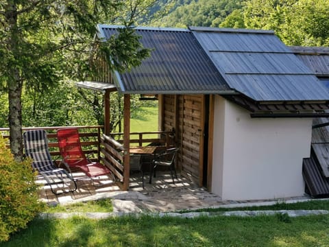 Glamping Narnia Apartment in Bovec