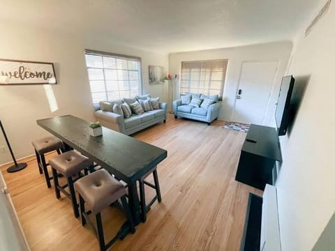 Pet Friendly! Private Casita in Nob Hill Villa in Albuquerque