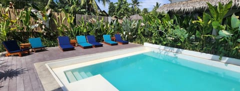 Swimming pool, sunbed
