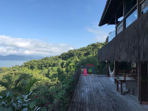 Facade/entrance, View (from property/room), Balcony/Terrace, Sea view