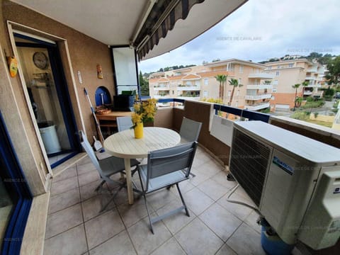 T2 climatisé au cœur de Cavalaire, avec terrasse, garage, proche des plages et commerces - FR-1-100-277 Apartment in Cavalaire-sur-Mer