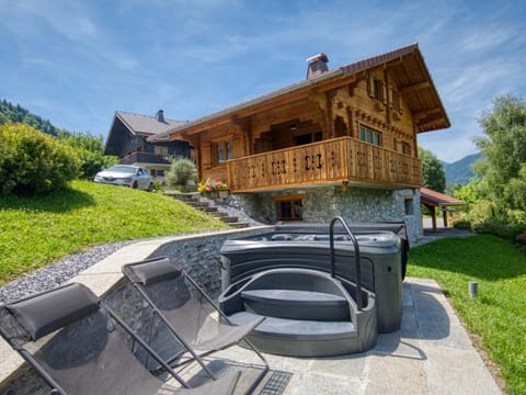 Chalet moderne avec jacuzzi, animaux admis, Morillon - FR-1-642-66 Chalet in Morillon