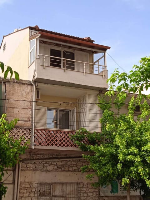 Property building, Day, View (from property/room), Balcony/Terrace