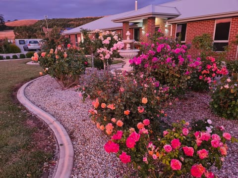 Kadi House - Unit 2 Apartment in Wynyard