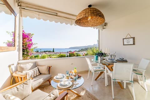Patio, Dining area