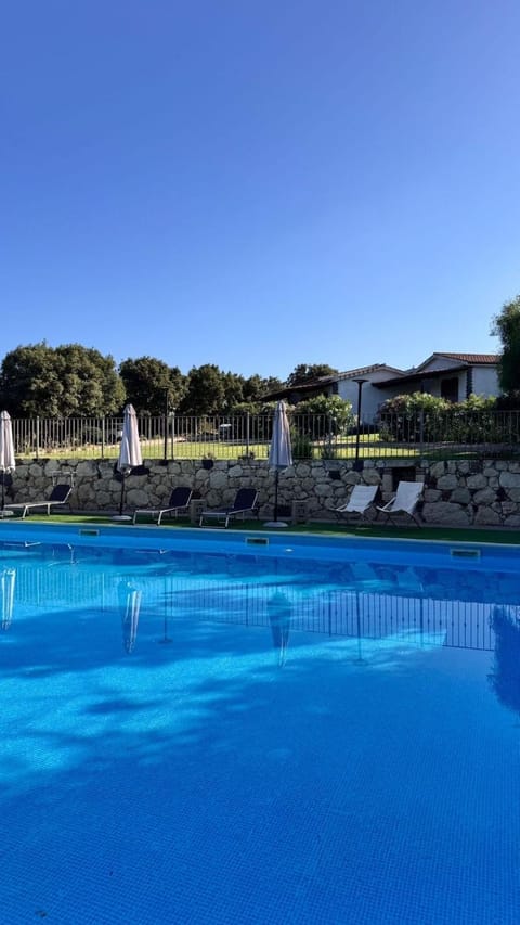 Swimming pool, sunbed