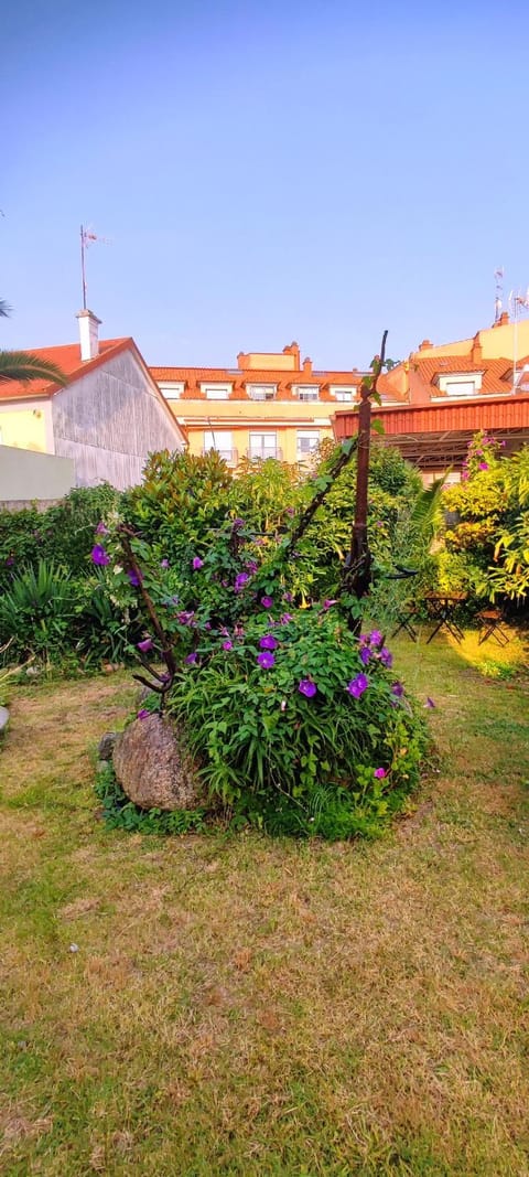 Pisos Vistalegre 2B con jardín cerca del mar Apartment in Portonovo