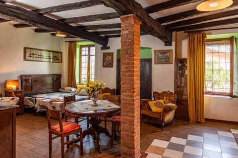 Living room, Dining area