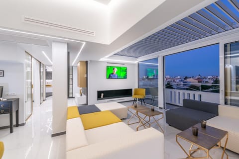View (from property/room), Living room, City view, flat iron
