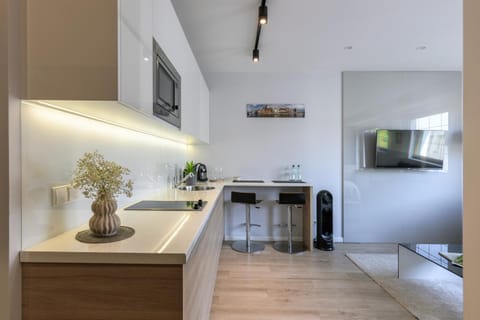 TV and multimedia, Kitchen or kitchenette, Dining area