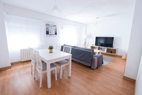 TV and multimedia, Living room, Dining area