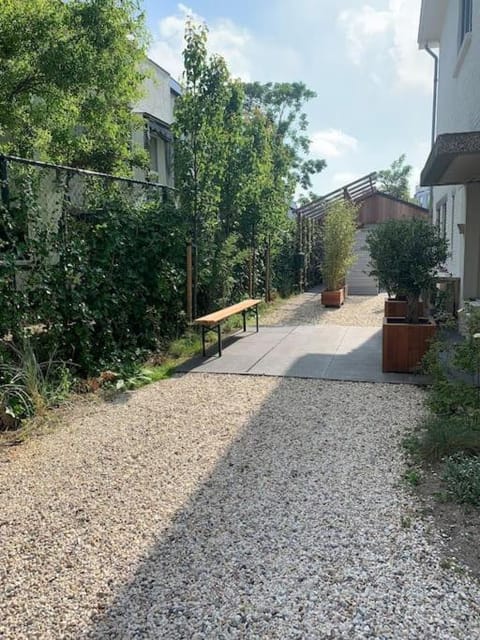 Tinyhouse Scheveningen beach FREE gated parking Apartment in The Hague