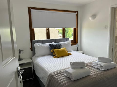 Signature - Barons Court Apartment in Paisley