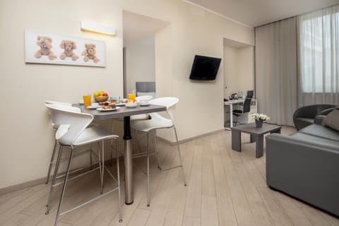 Living room, Dining area