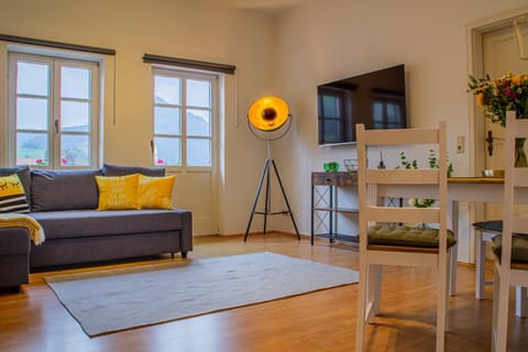TV and multimedia, Balcony/Terrace, Living room, Dining area, Mountain view