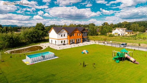 Property building, Day, Natural landscape, Bird's eye view, Children play ground, Garden, Windsurfing, Garden view, Pool view, Swimming pool