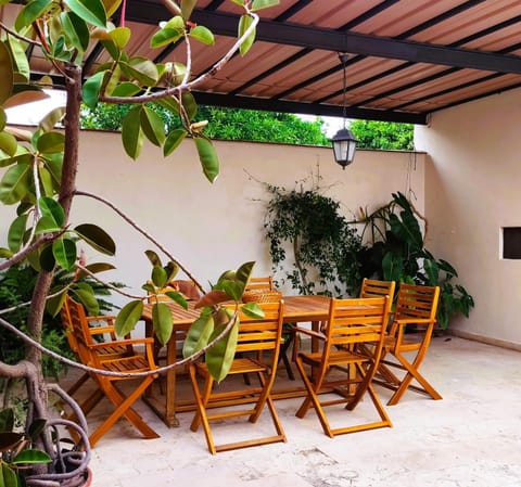 Patio, Dining area