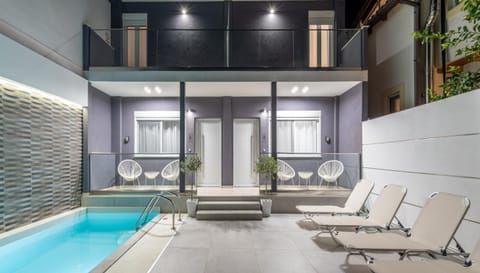 Property building, Facade/entrance, Balcony/Terrace, Pool view, Swimming pool, Quiet street view, Inner courtyard view