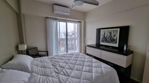 Bed, Photo of the whole room, Bedroom, fireplace, air conditioner