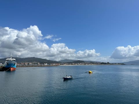 Nearby landmark, Day, Natural landscape, Activities, Mountain view, Sea view