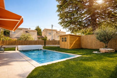 Christine's Cabanon House in L'Isle-sur-la-Sorgue