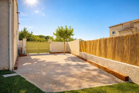 Christine's Cabanon House in L'Isle-sur-la-Sorgue