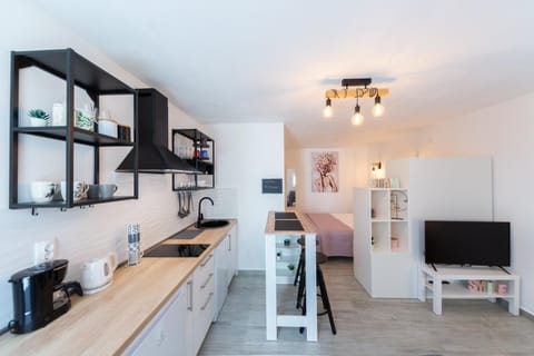 Kitchen or kitchenette, Living room