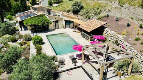 Maison en pierre, piscine, spa Villa in Buis-les-Baronnies