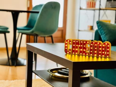 En mode cinéma! Hyper centre ville avec terrasse Apartment in Chartres