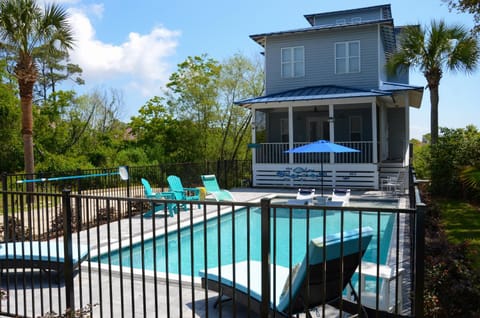 Property building, Swimming pool