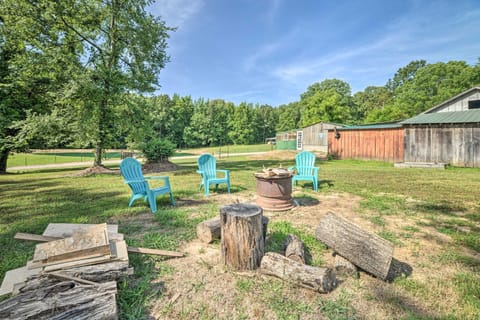 Charming New Concord Cabin on 50-Acre Farm! Cabin in Lake Barkley