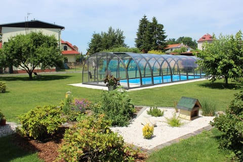 Garden, Swimming pool