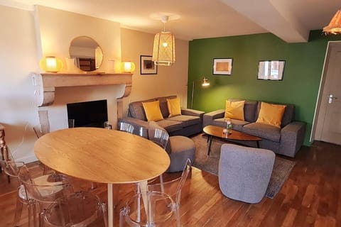 Living room, Seating area, Dining area