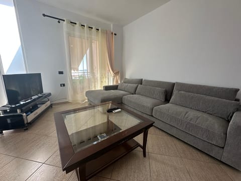 Suites Kozi Hotel in Sarandë